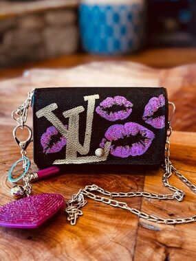 Louis Vuitton
Damier Ebene Porte-Monnaie
Billets
Trésor Wallet repurposed